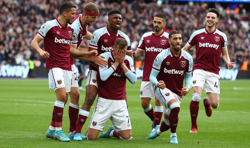 纽卡素2：1挫利物浦捧英联杯 结束70年本土锦标荒