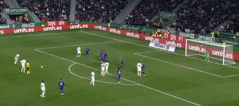 福布斯穿7号替补登场，是马丁内斯执教后第14位完成首秀球员