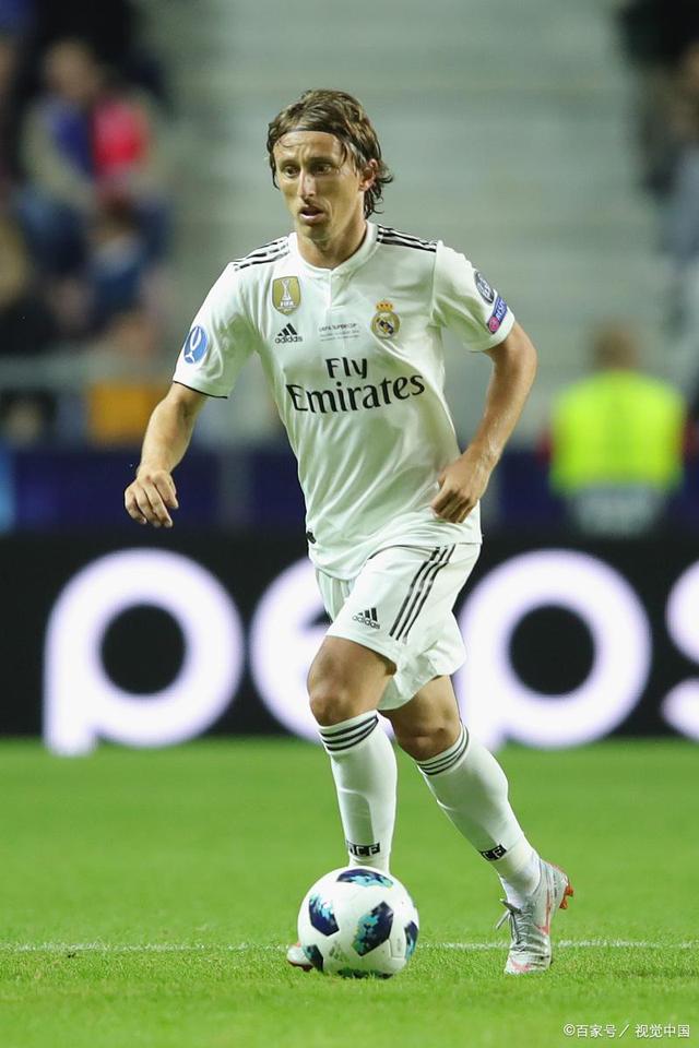 国足公布新一期集训名单：王钰栋、刘诚宇等5新人入选