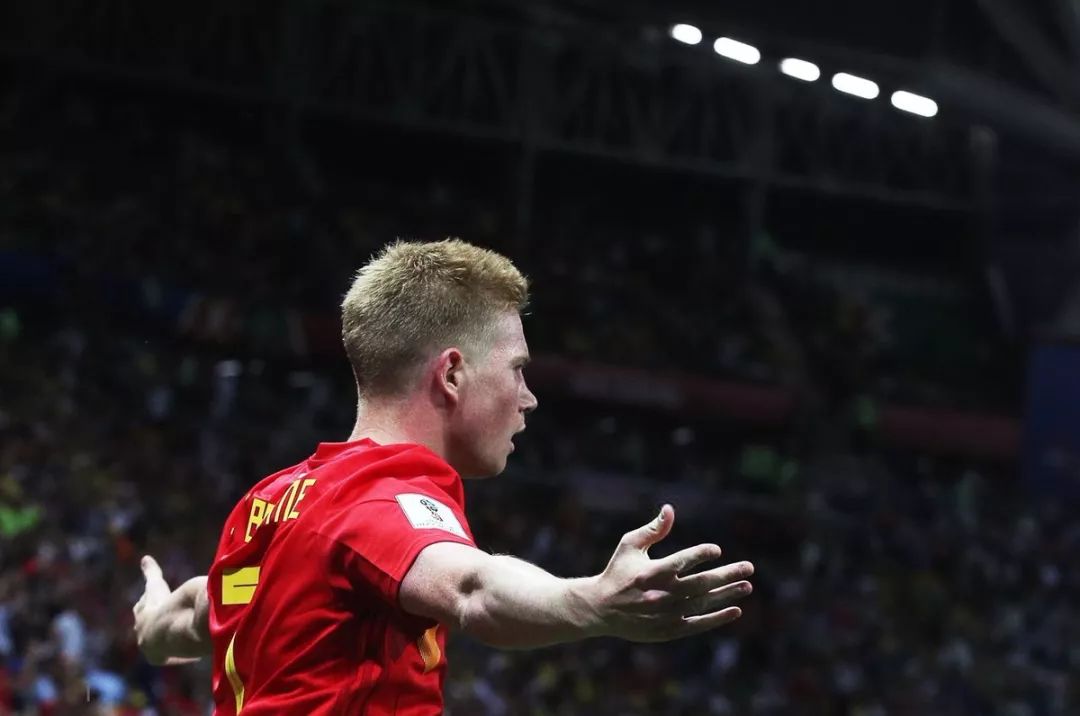 南安普顿不敌普雷斯顿后，后卫内森-伍德与本队球迷发生口角